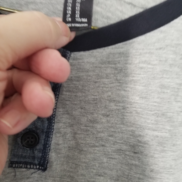 T shirt - Picture 2 of 3